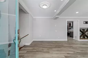 904 Bayshore Dr, Tarpon Springs, FL 34689 - Photo 3