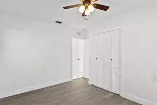 310 Country Club Dr, Oldsmar, FL 34677 - Photo 21