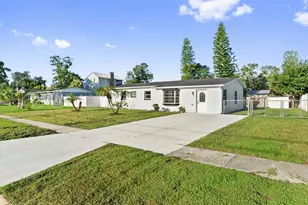 310 Country Club Dr, Oldsmar, FL 34677 - Photo 33
