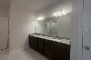 2841 Marrakesh Ln, Sarasota, FL 34234 - Photo 15