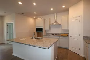 2841 Marrakesh Ln, Sarasota, FL 34234 - Photo 7