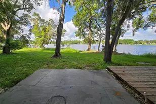 7186 E Bank Dr, Tampa, FL 33617 - Photo 17