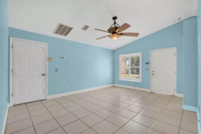 1101 27th Avenue S, Saint Petersburg, FL 33705 - Photo 9