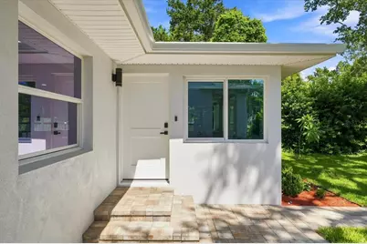 135 24th Avenue SE, Saint Petersburg, FL 33705 - Photo 7