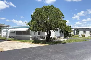 7164 Mt Georgetown Dr NE, Saint Petersburg, FL 33702 - Photo 3