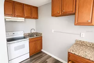 2025 7th St S, Saint Petersburg, FL 33705 - Photo 3