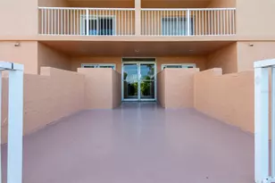 7430 Sunshine Skyway Ln S, Saint Petersburg, FL 33711 - Photo 3