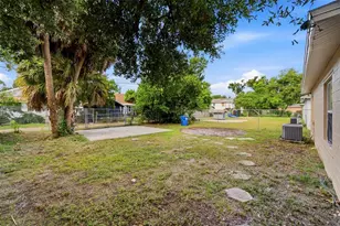 980 13th Ave S, Saint Petersburg, FL 33705 - Photo 23