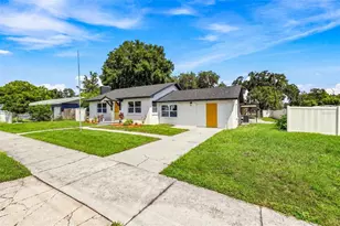 38947 5th Ave, Zephyrhills, FL 33542 - Photo 3