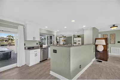 6314 Wisteria Lane, Apollo Beach, FL 33572 - Photo 15