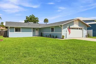11271 W Coral Ct, Crystal River, FL 34429 - Photo 1