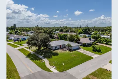 6711 Conetta Drive, Sarasota, FL 34243 - Photo 29
