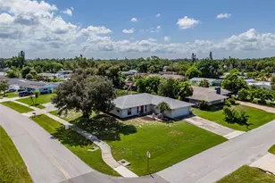 6711 Conetta Dr, Sarasota, FL 34243 - Photo 29