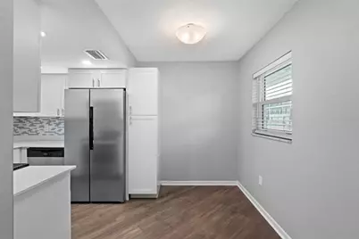 4050 4th Street N #104, Saint Petersburg, FL 33703 - Photo 11