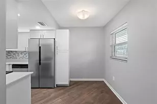 4050 4th St N, Saint Petersburg, FL 33703 - Photo 11