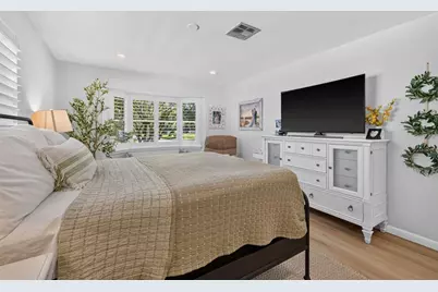 1743 Delaware Avenue NE, Saint Petersburg, FL 33703 - Photo 15
