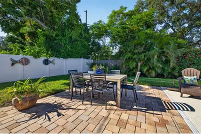 1743 Delaware Avenue NE, Saint Petersburg, FL 33703 - Photo 31