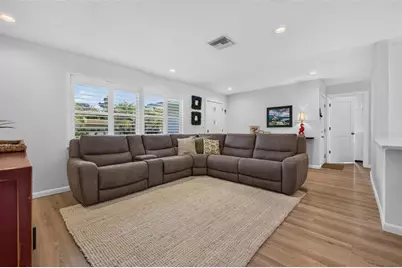 1743 Delaware Avenue NE, Saint Petersburg, FL 33703 - Photo 9