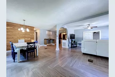 9507 Six Mile Creek Road, Tampa, FL 33610 - Photo 7
