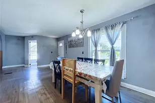 9507 Six Mile Creek Rd, Tampa, FL 33610 - Photo 11