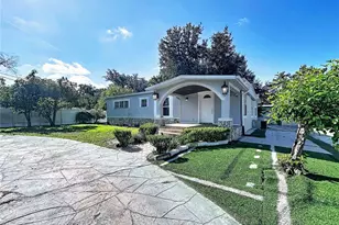 9507 Six Mile Creek Rd, Tampa, FL 33610 - Photo 3