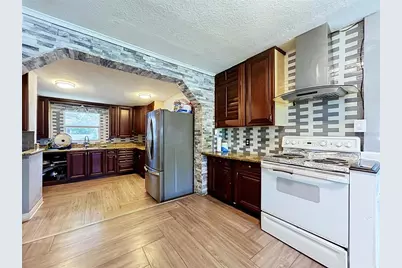 9507 Six Mile Creek Road, Tampa, FL 33610 - Photo 19