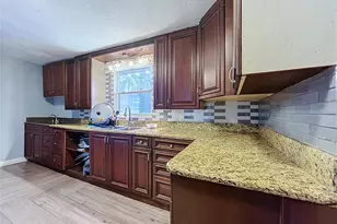 9507 Six Mile Creek Rd, Tampa, FL 33610 - Photo 23