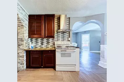 9507 Six Mile Creek Road, Tampa, FL 33610 - Photo 25