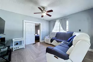9507 Six Mile Creek Rd, Tampa, FL 33610 - Photo 13