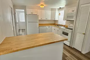 347 Mount Saxon Ave NE, Saint Petersburg, FL 33702 - Photo 5
