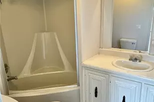 347 Mount Saxon Ave NE, Saint Petersburg, FL 33702 - Photo 9