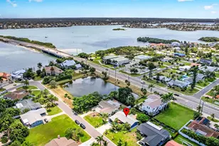 114 12th St, Belleair Beach, FL 33786 - Photo 45