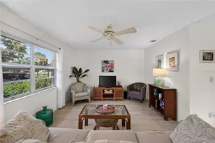 401 De Grasse Pl, Sun City Center, FL 33573 - Photo 5