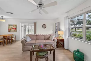 401 De Grasse Pl, Sun City Center, FL 33573 - Photo 7