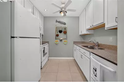 401 De Grasse Place #21, Sun City Center, FL 33573 - Photo 11
