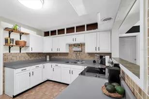 12812 Lake Dr, Largo, FL 33774 - Photo 13