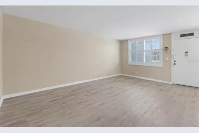 4720 Locust Street NE #206, Saint Petersburg, FL 33703 - Photo 11