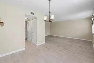 4720 Locust St NE, Saint Petersburg, FL 33703 - Photo 5