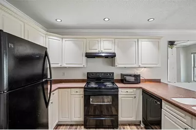 4009 Bainwood Court, Tampa, FL 33614 - Photo 7