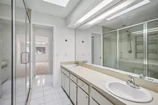 4009 Bainwood Ct, Tampa, FL 33614 - Photo 13