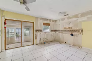 38621 North Ave, Zephyrhills, FL 33542 - Photo 11