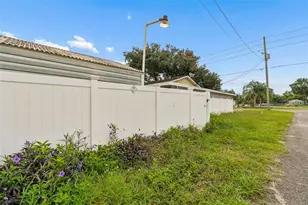 38621 North Ave, Zephyrhills, FL 33542 - Photo 25
