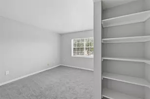 10342 Carrollwood Ln, Tampa, FL 33618 - Photo 19
