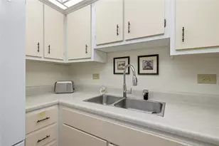 2901 26th St W, Bradenton, FL 34205 - Photo 13