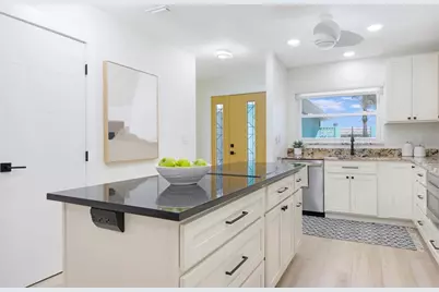 382 Boca Ciega Point Boulevard S, Saint Petersburg, FL 33708 - Photo 9