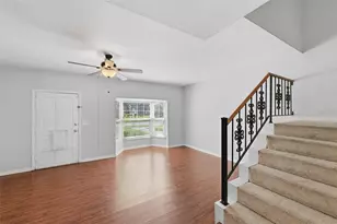 10315 Carrollwood Ln, Tampa, FL 33618 - Photo 7