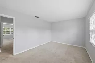 10315 Carrollwood Ln, Tampa, FL 33618 - Photo 17