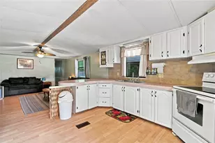 36401 5 Acre Ln, Zephyrhills, FL 33541 - Photo 17