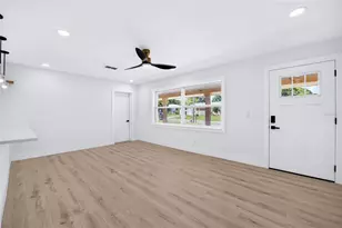 5949 32nd St N, Saint Petersburg, FL 33714 - Photo 7