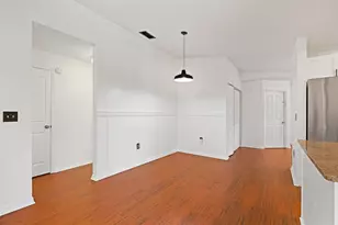 6346 Silver Oaks Dr, Zephyrhills, FL 33542 - Photo 9